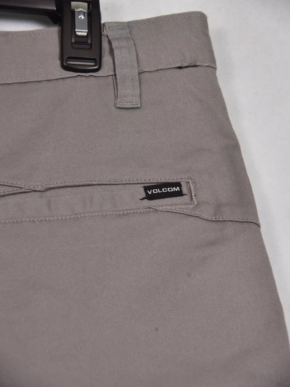 Volcom Men's Light Grey Shorts Size 36 Flat Front NEW